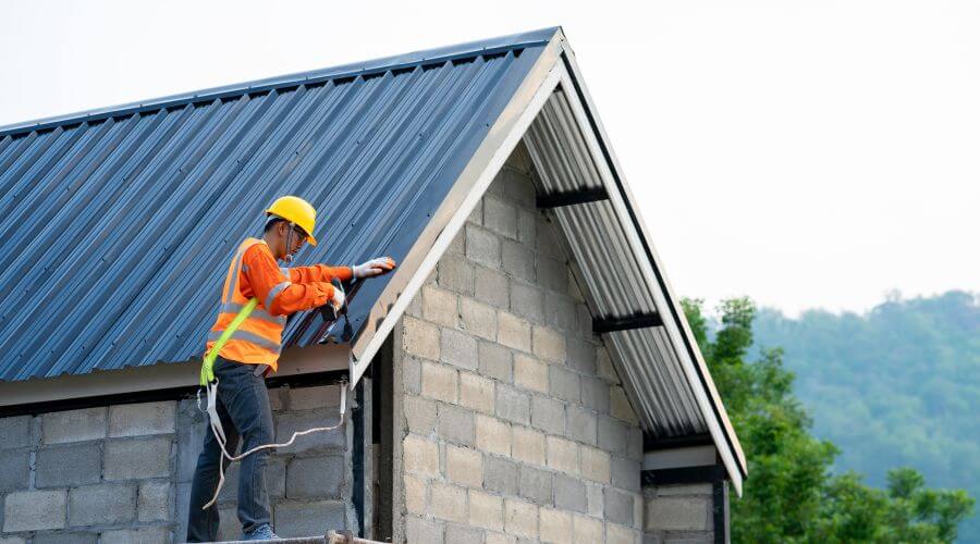 Professional gutter cleaning in Dalton, OH